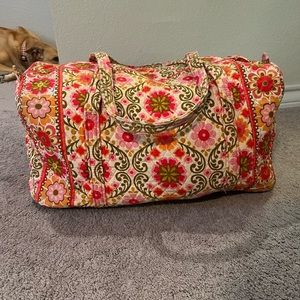 Vera Bradley duffel in Folkloric, size large